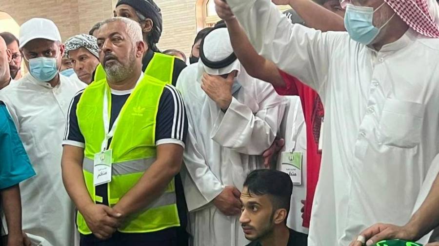 آلاف المواطنون يشيعون ضحايا حريق صفوى بالقطيف بالدموع والحزن الشديد ...صور