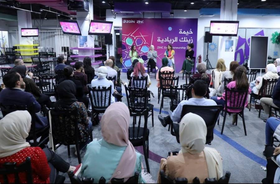 منصّة زين للإبداع تعقد مجموعة جلسات حوارية في خيمتها الريادية
