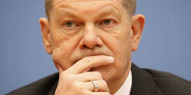 عشرات آلاف الألمان يطالبون شولتس بإيقاف تزويد أوكرانيا بالأسلحة