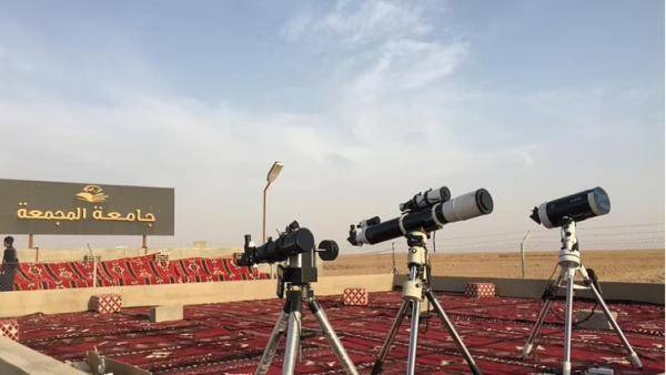 مرصد المجمعة السعودي: القمر سيغرب قبل الشمس ولا هلال يشهد به