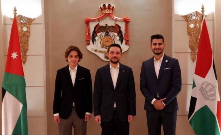 ثلاثة طلبةٍ من الشرق الأوسط في حضرة سمو ولي العهد على مائدة الإفطارٍ