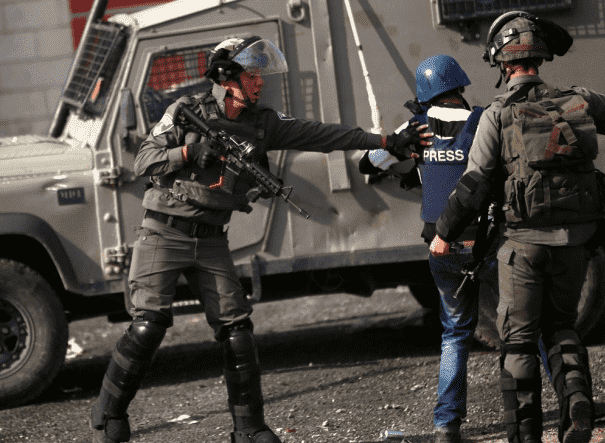 الاحتلال يرتكب 27 انتهاكا بحق الصحفيين في نيسان