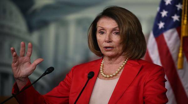 رئيسة مجلس النواب الأمريكي تزور كييف وتلتقي بزيلينسكي