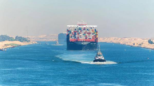 قناة السويس تحقق أعلى إيرادات شهرية في تاريخها