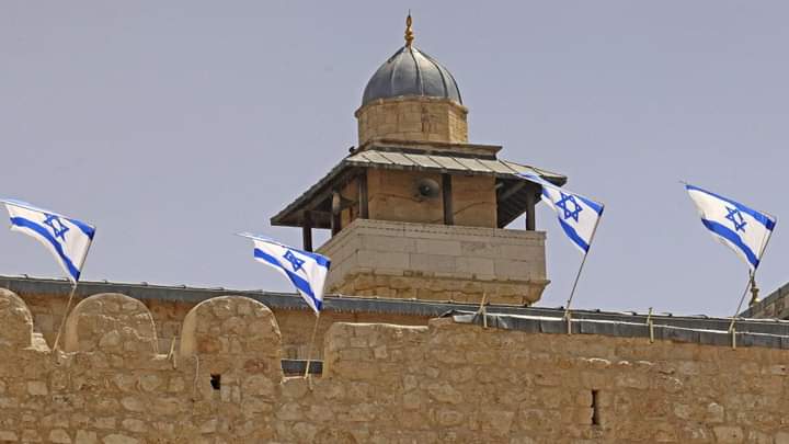 خارجية فلسطين تدين رفع علم الاحتلال على الحرم الإبراهيمي