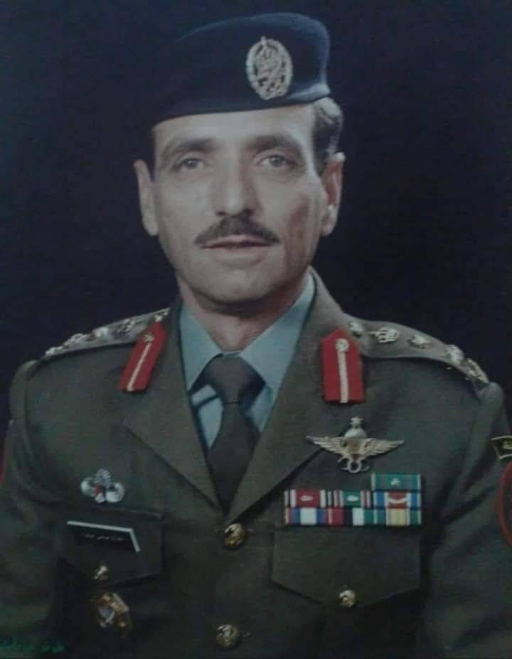 الفريق غازي الطيب يعزي عشيرة ابو تايه بوفاة زميله رفيق السلاح العميد الركن مثقال مضحي