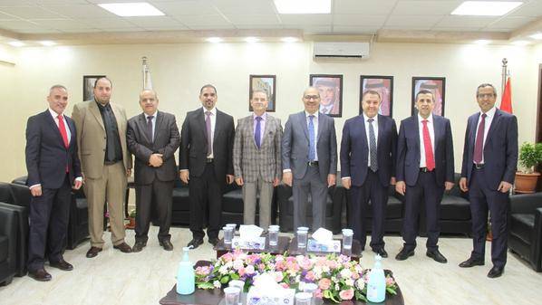 أسرة البلقاء التطبيقية تتبادل التهاني بعيد الفطر السعيد