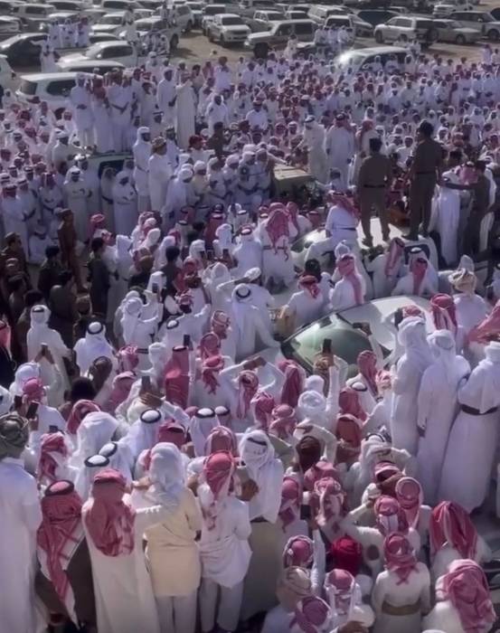 قبيلة في السعودية  ترفض 105 ملايين ريال وتتنازل عن قاتل ابنها دون شروط