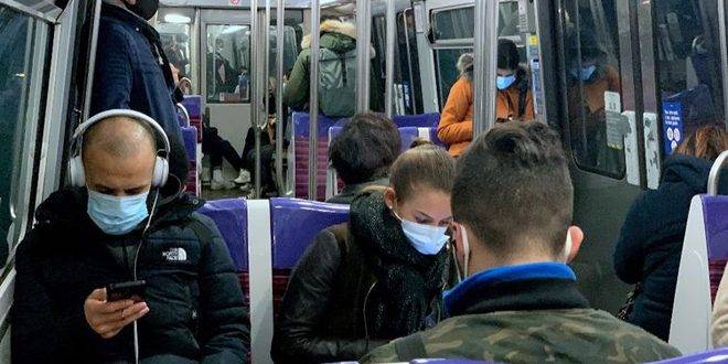 السلطات الفرنسية تلغي إلزامية الكمامة في وسائل النقل العام