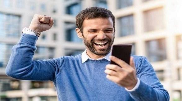 الهواتف المحمولة تزيد خطر الإصابة بمرض الزهايمر