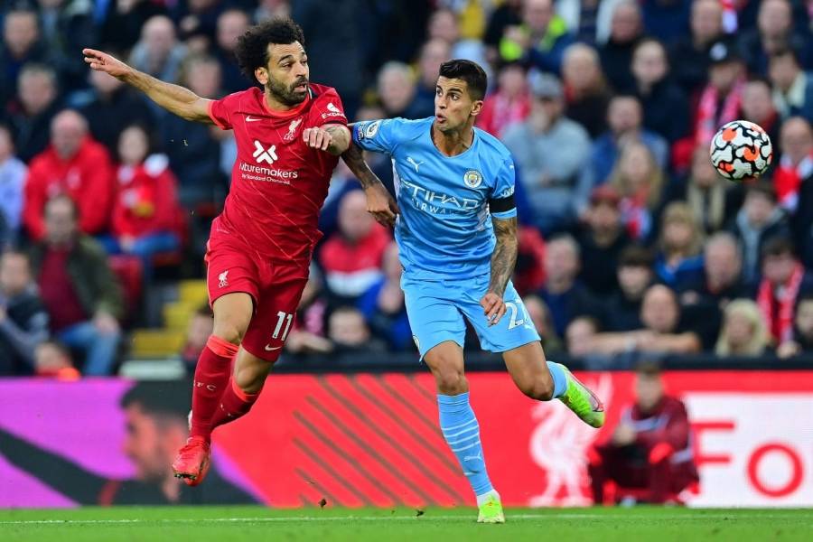 فرص مانشستر سيتي وليفربول للتتويج بالدوري الإنجليزي