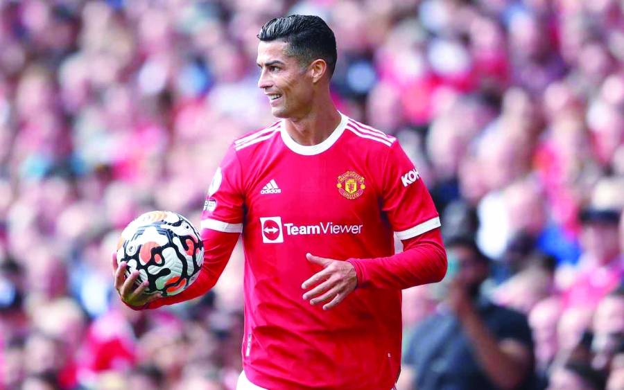 رونالدو يفوز بجائزة جديدة في الدوري الإنجليزي