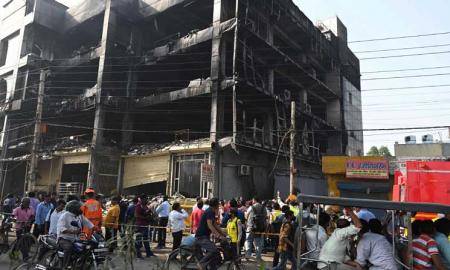 مقتل 27 شخصا في حريق مبنى بالهند