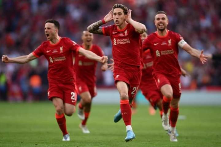 ليفربول يلجأ إلى سيناريو الجنون ويتوج بكأس إنجلترا بهزيمة تشيلسي