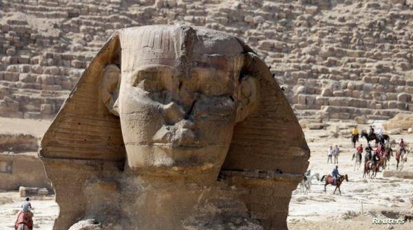 أبو الهول نائما .. حقيقة الضجة التي أثارها أشهر تماثيل مصر