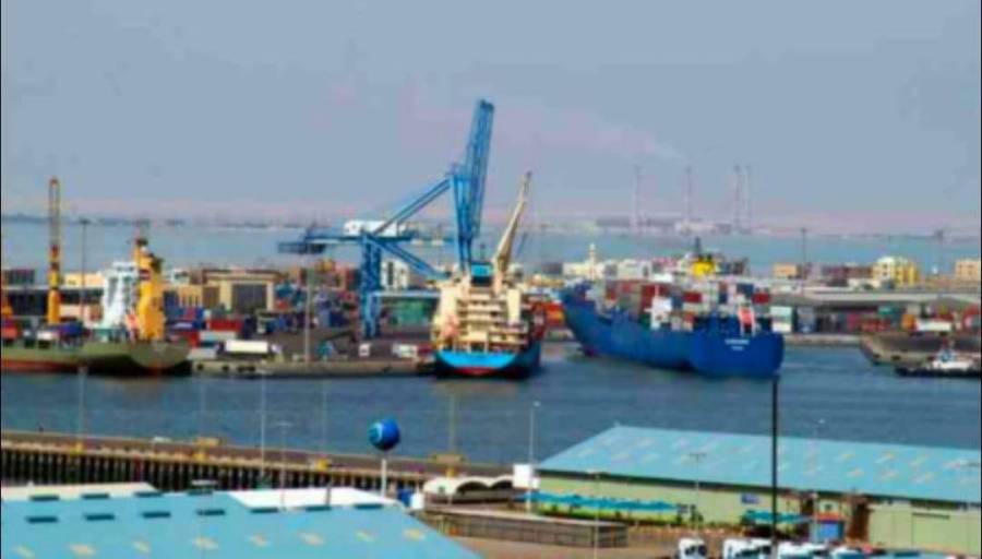 توقف حركة الملاحة في موانئ الكويت بسبب سوء الأحوال الجوية