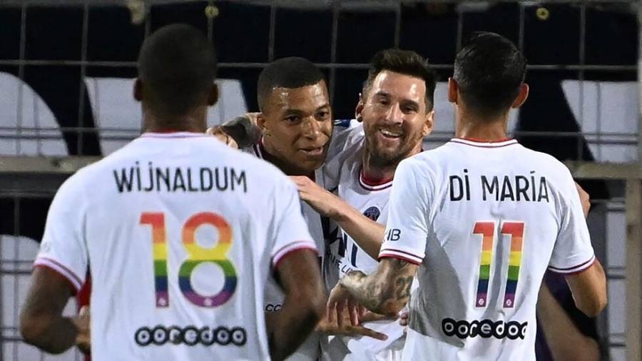 علم المثليين يتسبب في غياب نجم باريس سان جيرمان