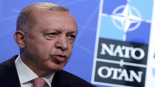 أردوغان يربط انضمام السويد لحلف الأطلسي بإعادة إرهابيين