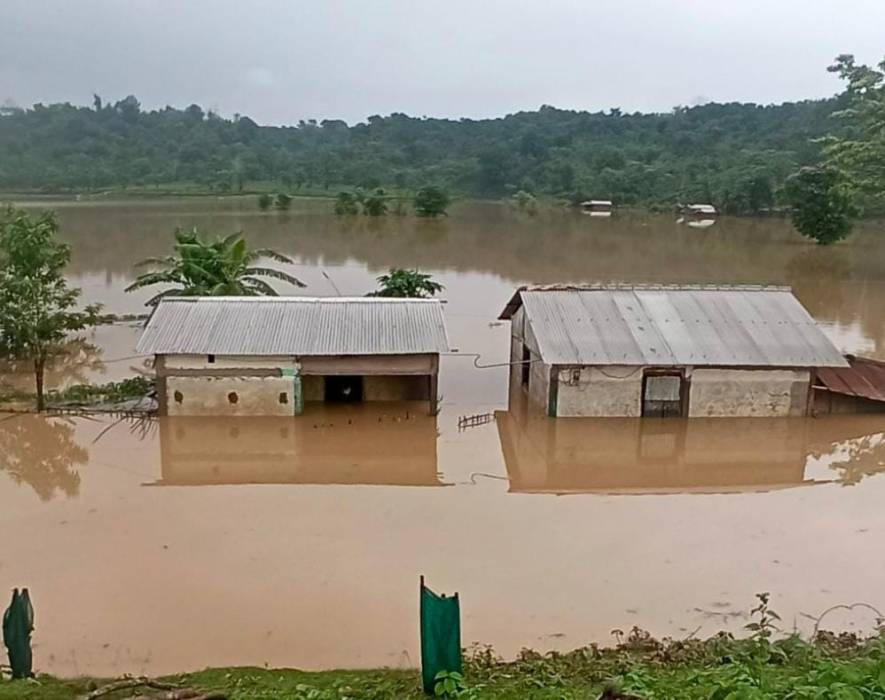 مقتل 10 أشخاص بانزلاقات تربة وفيضانات في الهند