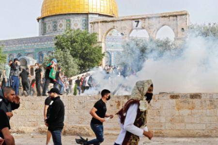 صحيفة عبرية: مسيرة الأعلام ستؤدي لمواجهات عنيفة بالقدس