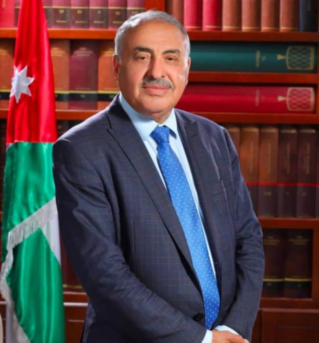 أطباء يعلنون دعم الخوالدة نقيبا للأطباء