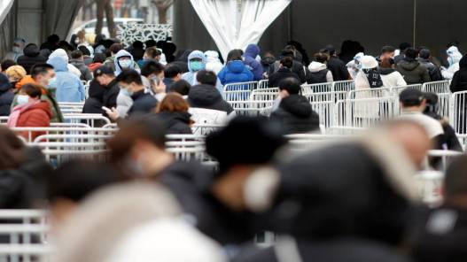 بكين تسجل 63 إصابة محلية جديدة بكورونا