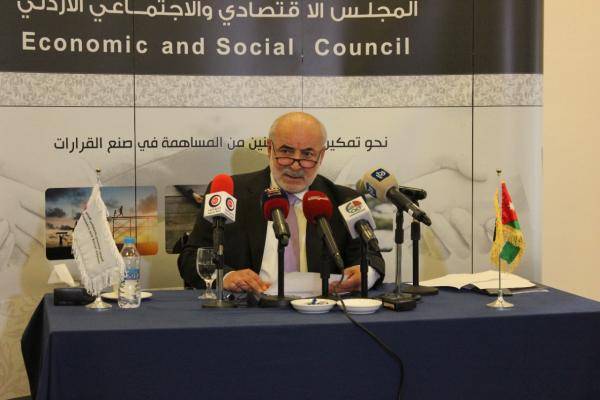 الاقتصادي والاجتماعي يوصي بخفض عجز الموازنة وتحفيز النمو الاقتصادي