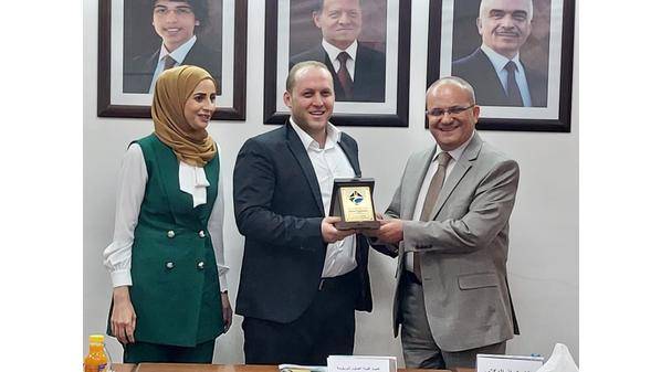عبيدات يكرم نخبة من القضاة في مكاتب الإصلاح والتوفيق الأسري في دائرة قاضي القضاة بإربد