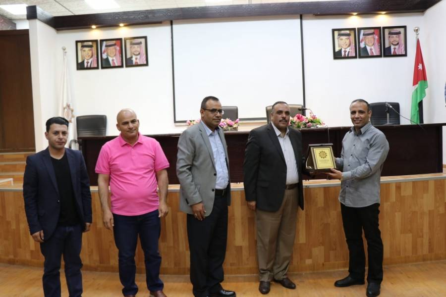 ندوة عن الجرائم الإلكترونية في جامعة العلوم الإسلامية العالمية...صور