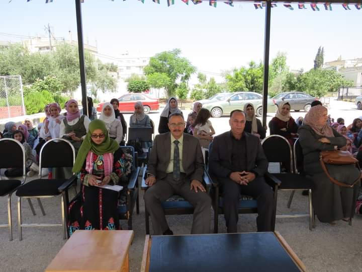 مدير التربية والتعليم للواء الكورة يرعى احتفال مدرسة الناصرة الأساسية للبنات بعيد الاستقلال(76)_صور