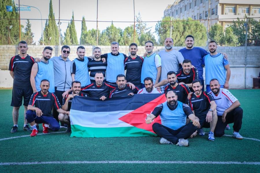 التميمي يتوج فريق الفنية بطلا لبطولة الاستقلال اثر فوزه على الإدارية بنتيجة  ٢ ١