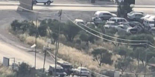 الاحتلال الإسرائيلي يغلق مدخل بلدة بيتا بالسواتر الترابية