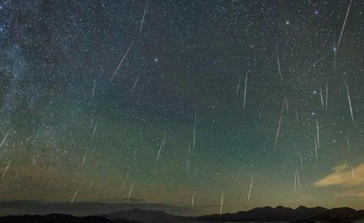 عاصفة نيزكية تضرب الأرض خلال أيام