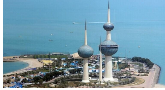 الكويت .. عائلة اردنية اتخذوا من الشاطئ سكناً بعدما طردوا من شقتهم