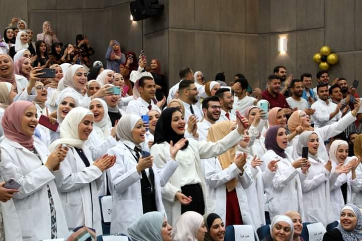 حفل أداء القسم لخريجي كلية العلوم الصيدلة في الجامعة الهاشمية _صور