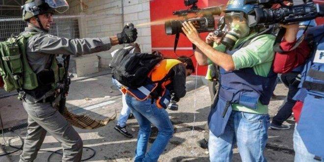125 انتهاكاً للاحتلال بحق الصحفيين الفلسطينيين منذ مطلع العام