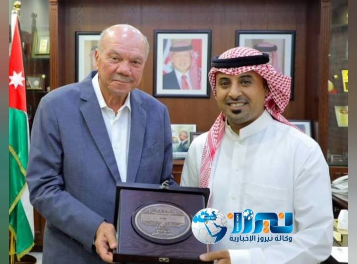 الفايز  يكرم الشاعر أنور الهقيش الصخري...فيديو وصور