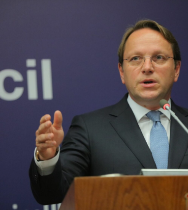 فارهيلي: حزمة مساعدات إضافية للأردن للأعوام من 20212027