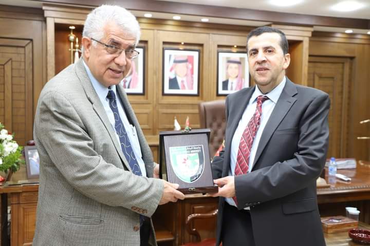 رئيس جامعة البلقاء التطبيقية يستقبل جراح القلب والصدر في مستشفى وجامعة ماونت سيناي في نيويورك