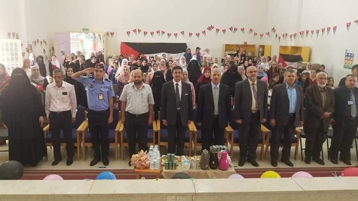 الدكتور فيصل الهواري يرعى احتفال مدرسة عنبة الأساسية للبنات بعيد الاستقلال السادس والسبعين  _صور