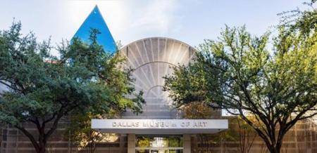 رجل يحطم آثارًا تاريخية بقيمة 5 ملايين دولار في متحف دالاس