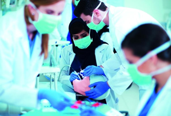 الإمارات تعتمد الذكاء الاصطناعي في مراكز طبية