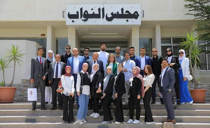 وفد من طلبة قانون جدارا يزور مجلس النواب _صور