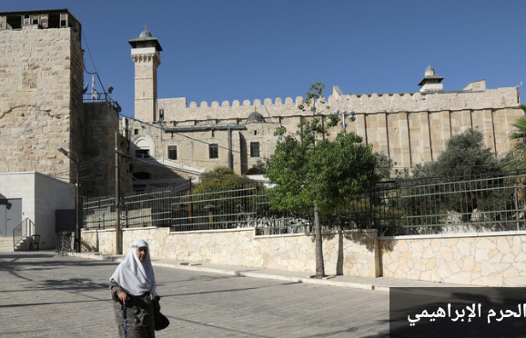 الاحتلال يركب زاوية حديدية بجانب الحرم الإبراهيمي