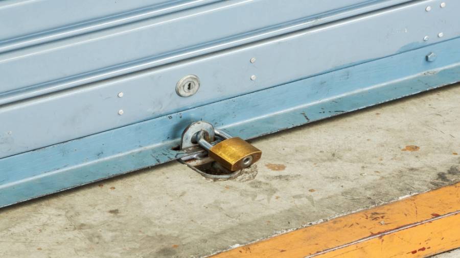 صحة جرش تغلق محطة مياه ومطعم حلويات ومخبزين في منطقة سوف احترازيا