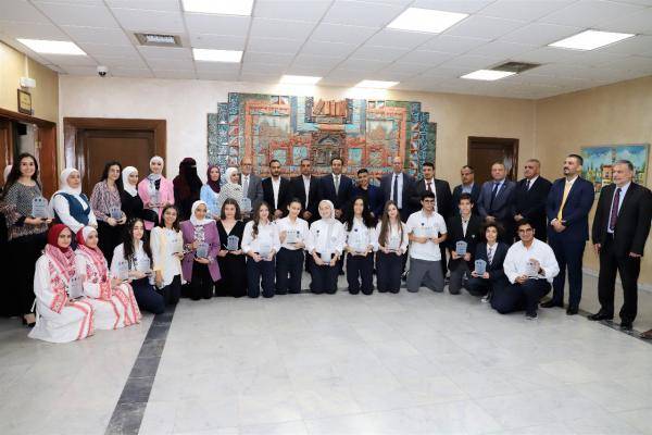 العجارمة يكرم الفائزين بمسابقة المعرض العالمي للهندسة