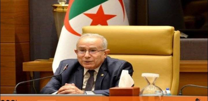 وزير الخارجية الجزائري يشارك في اجتماع بشأن الأزمة الأوكرانية