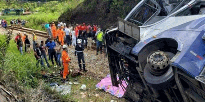 مصرع 22 شخصاً جراء سقوط حافلة في واد شمال الهند