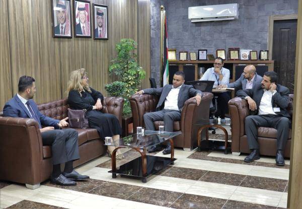 بحث آفاق التعاون بين جامعة الشرق الأوسط وبلدية الجيزة