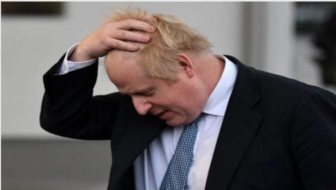 رئيس وزراء بريطانيا بوريس جونسون ينجو من تصويت سحب الثقة في البرلمان البريطاني